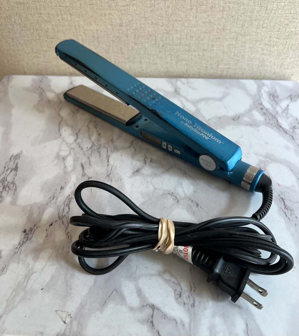 BaBylissPRO Nano Titanium Digital Ionic Flat Iron 1-1/4 Blue